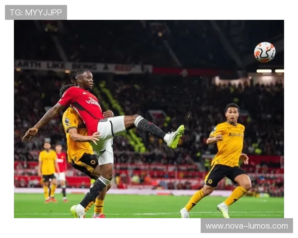 英超狼队近期对阵切尔西表现稳健，防守端持续提升