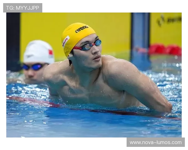 徐嘉余训练间隙竟然拿手机点外卖，冠军背后的这点生活细节真是没法想象