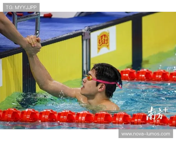 汪顺家里泳池比很多人小区还大，这日子过得我酸了